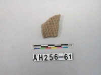 灰色細砂陶片藏品圖，第1張
